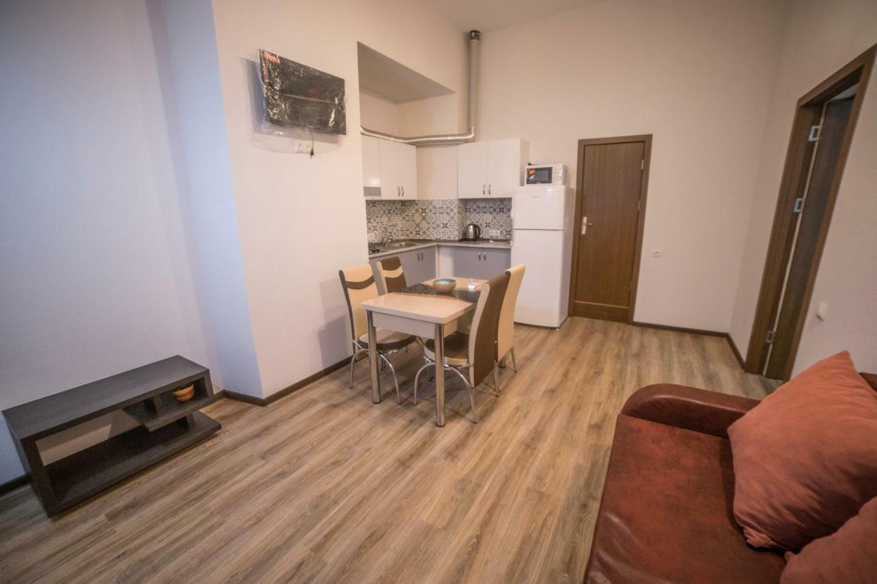 Your Apartment In This City N2 Tbilisi ภายนอก รูปภาพ
